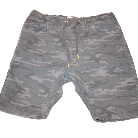 2/$20 🏷 Urban Heritage Men's Camo Shorts Size M - Picture 1 of 2